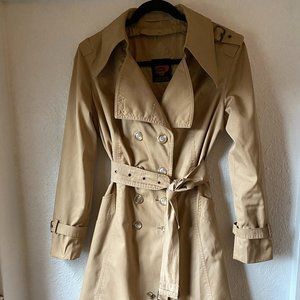 Vintage 1970s khaki trench coat with removable button-in quilted liner